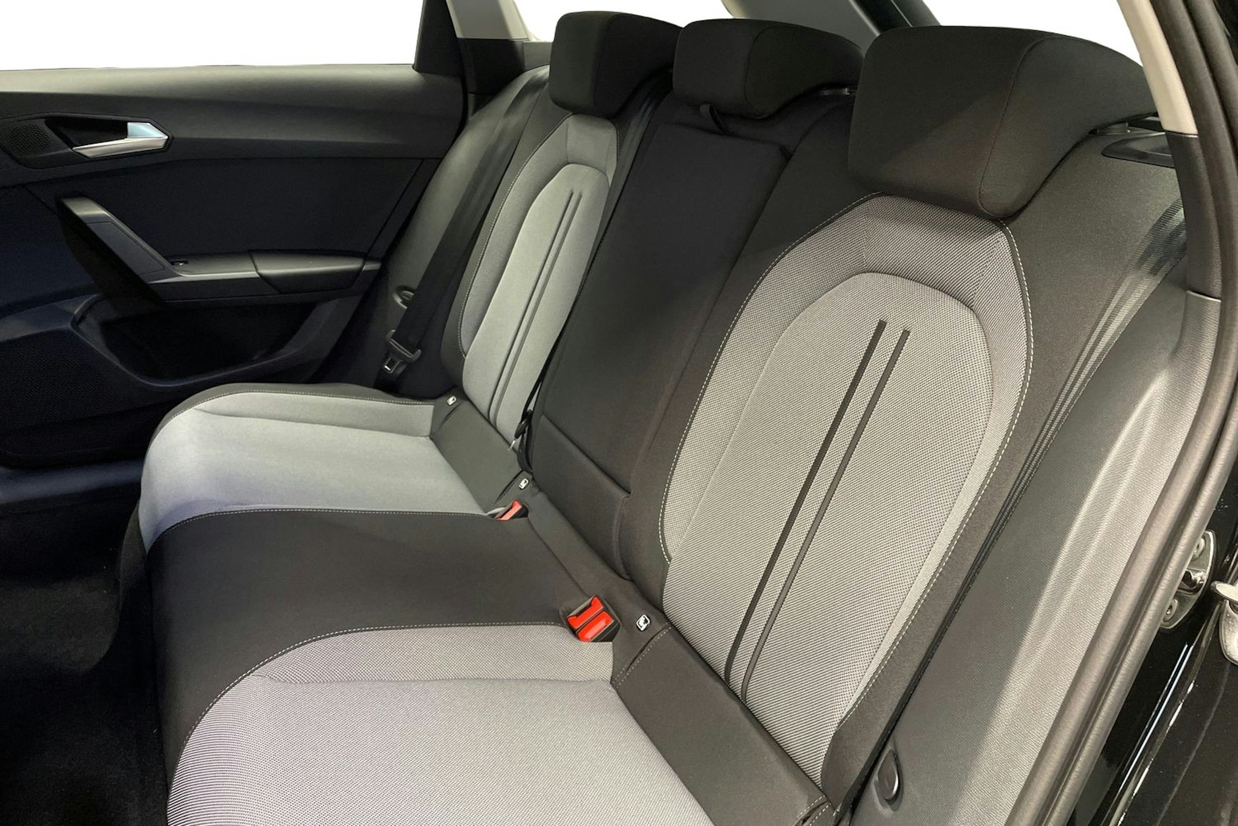 met. musta SEAT Leon Sportstourer 2025 kuva 10.