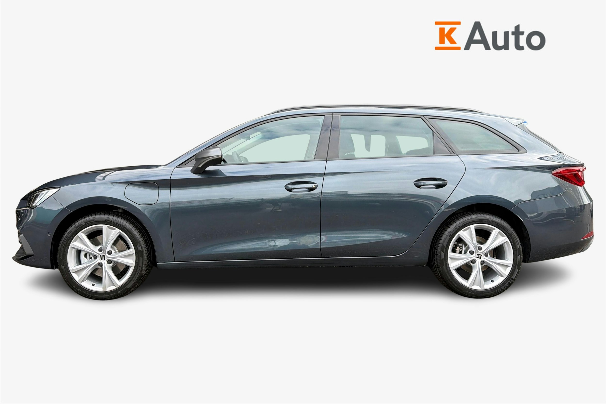 harmaa SEAT Leon Sportstourer 2025 kuva 5.