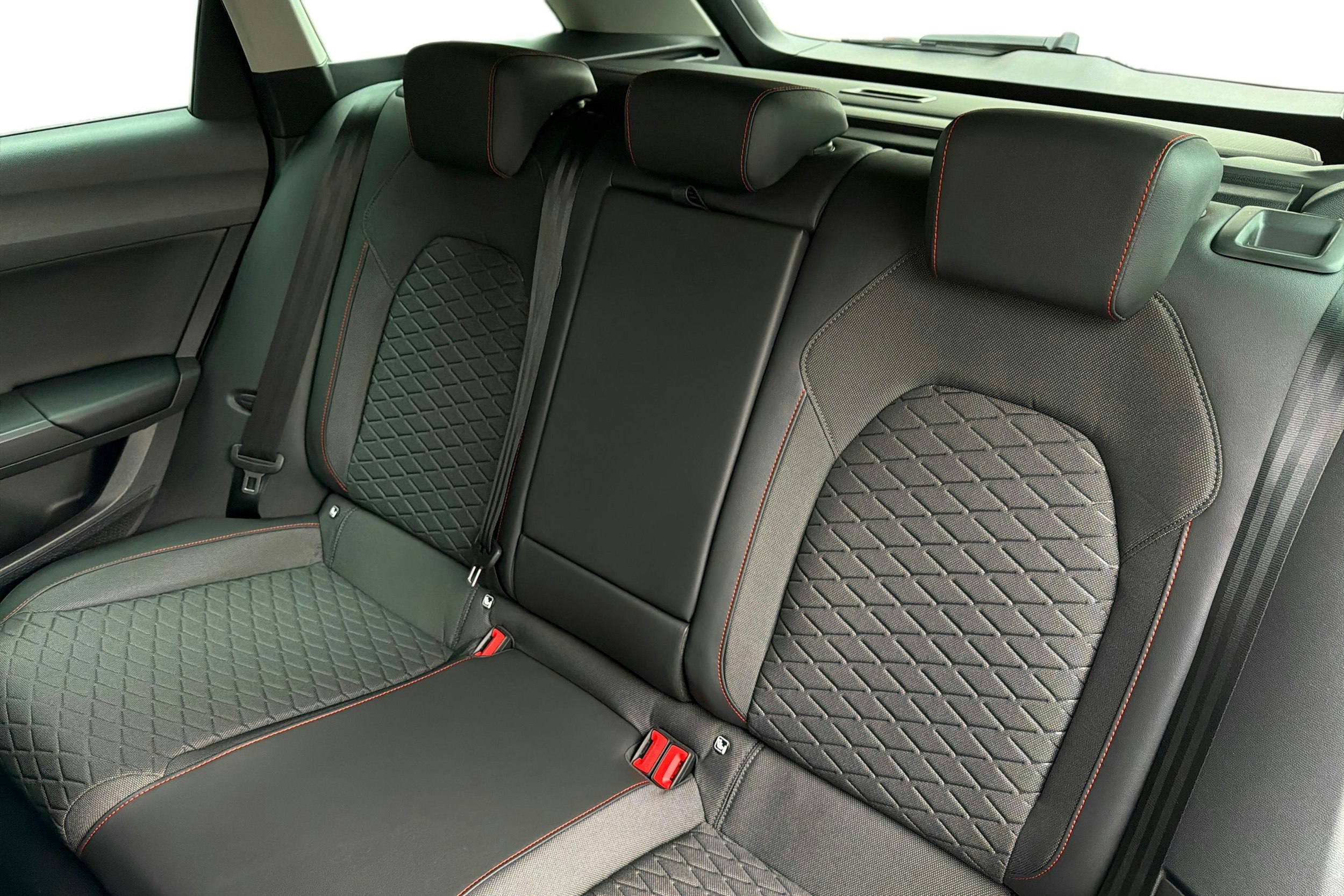 harmaa SEAT Leon Sportstourer 2025 kuva 8.
