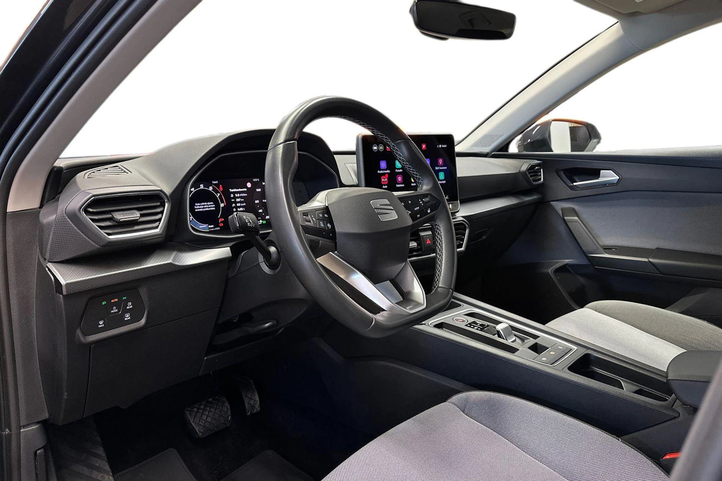harmaa SEAT Leon Sportstourer 2025 kuva 11.