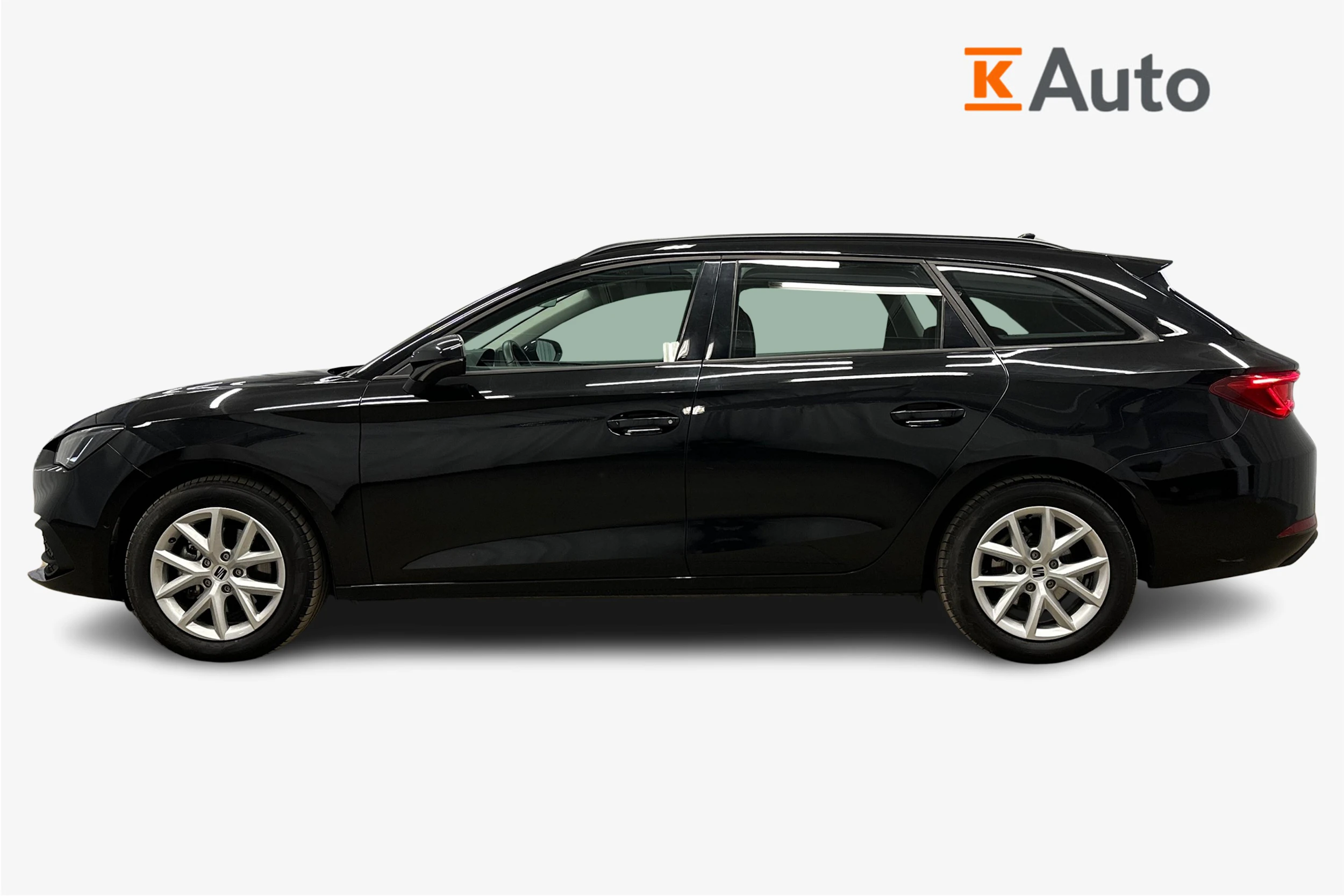 musta SEAT Leon Sportstourer 2025 kuva 7.