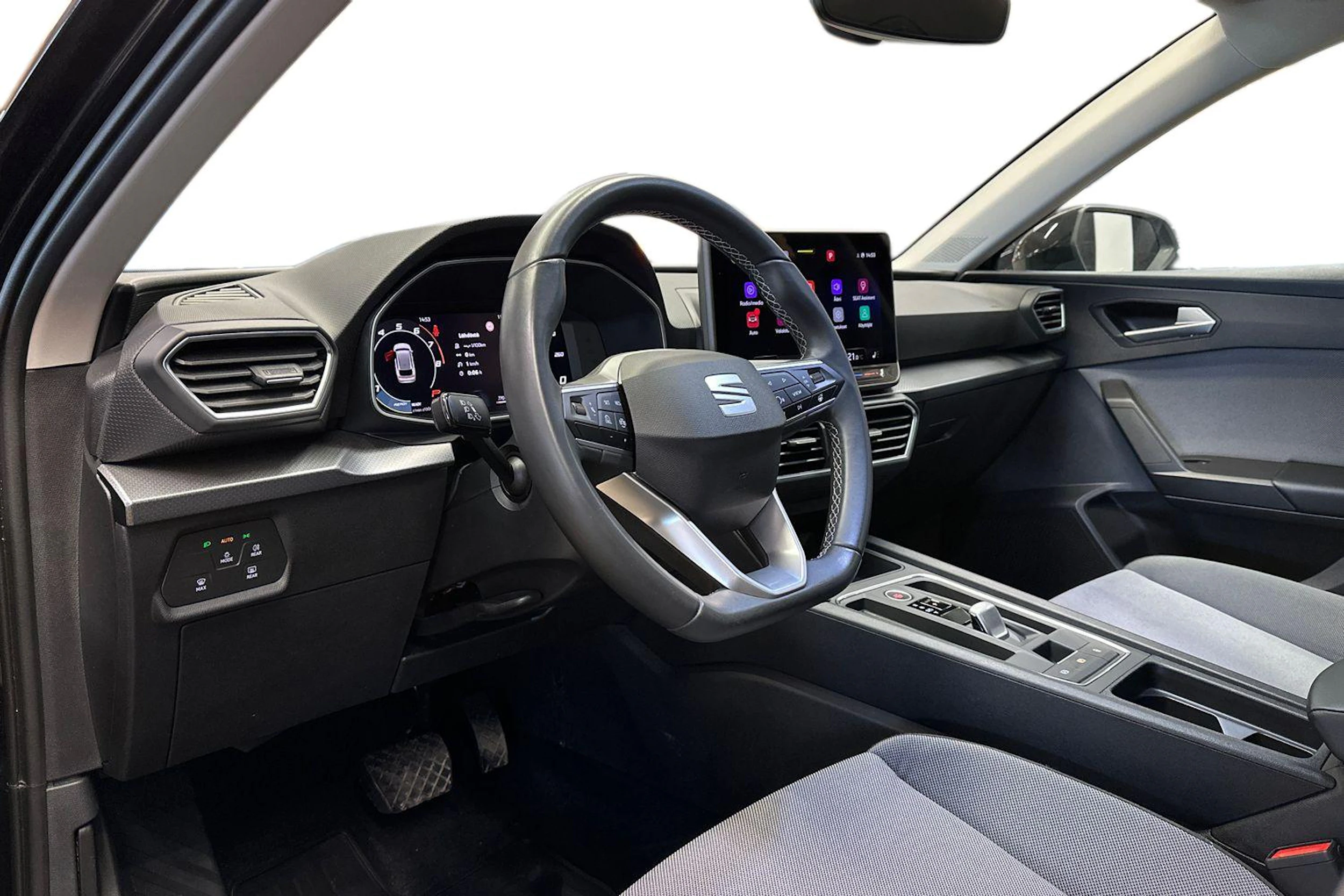 musta SEAT Leon Sportstourer 2025 kuva 11.