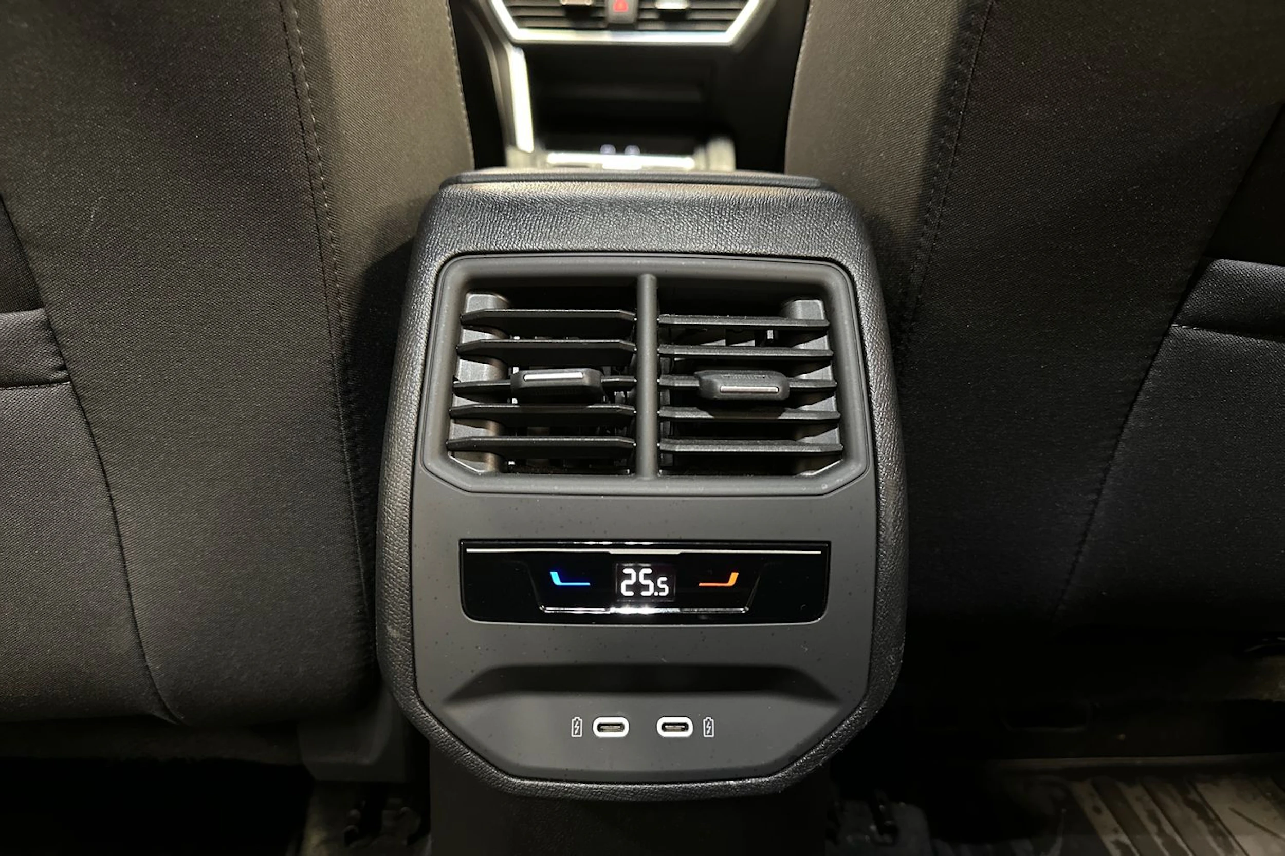 musta SEAT Leon Sportstourer 2025 kuva 19.