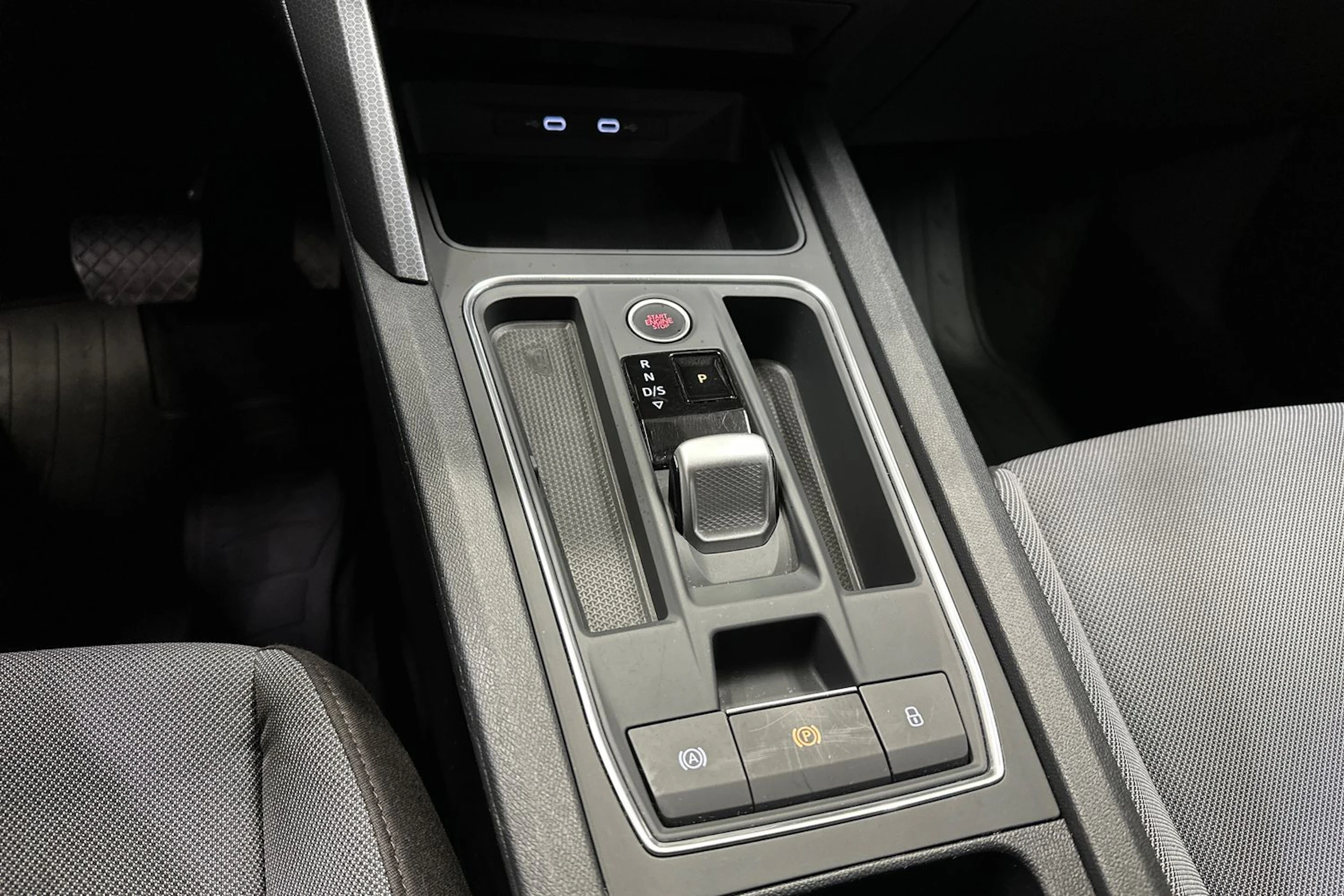 musta SEAT Leon Sportstourer 2025 kuva 23.