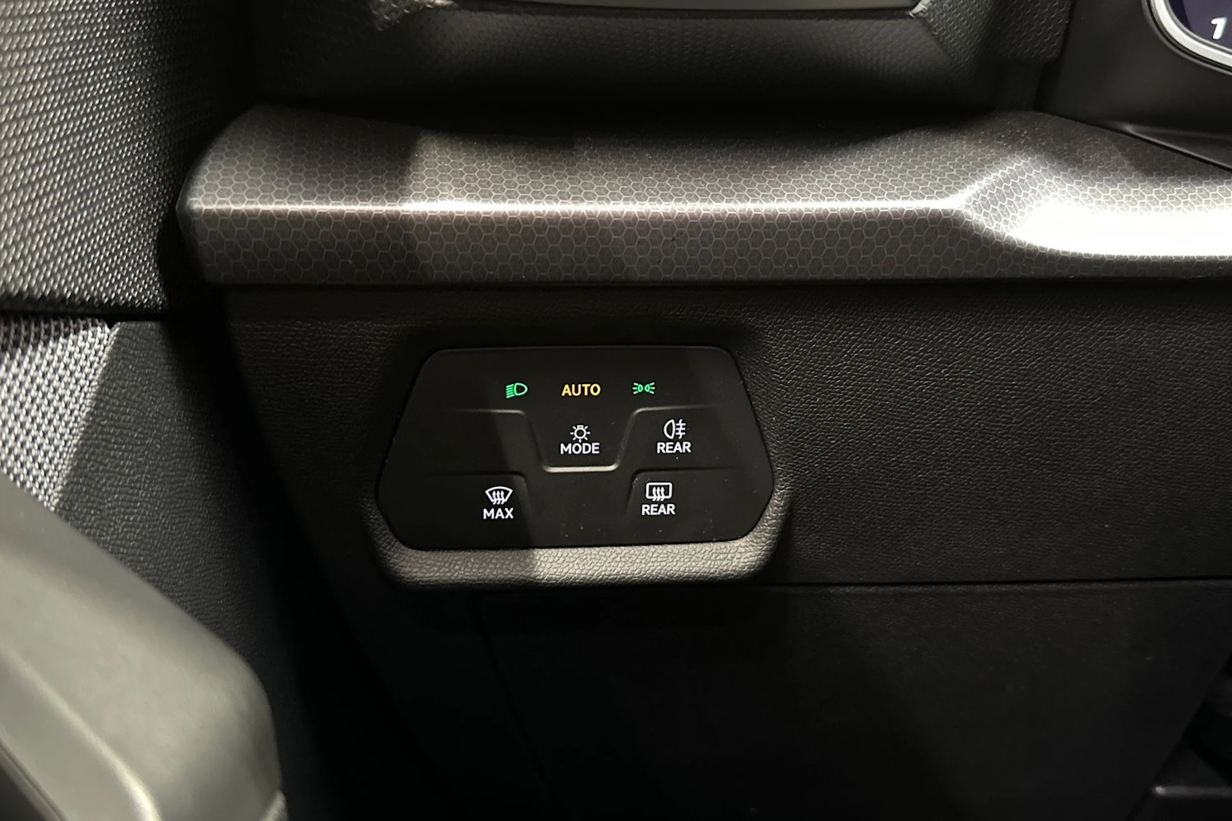 musta SEAT Leon Sportstourer 2025 kuva 27.