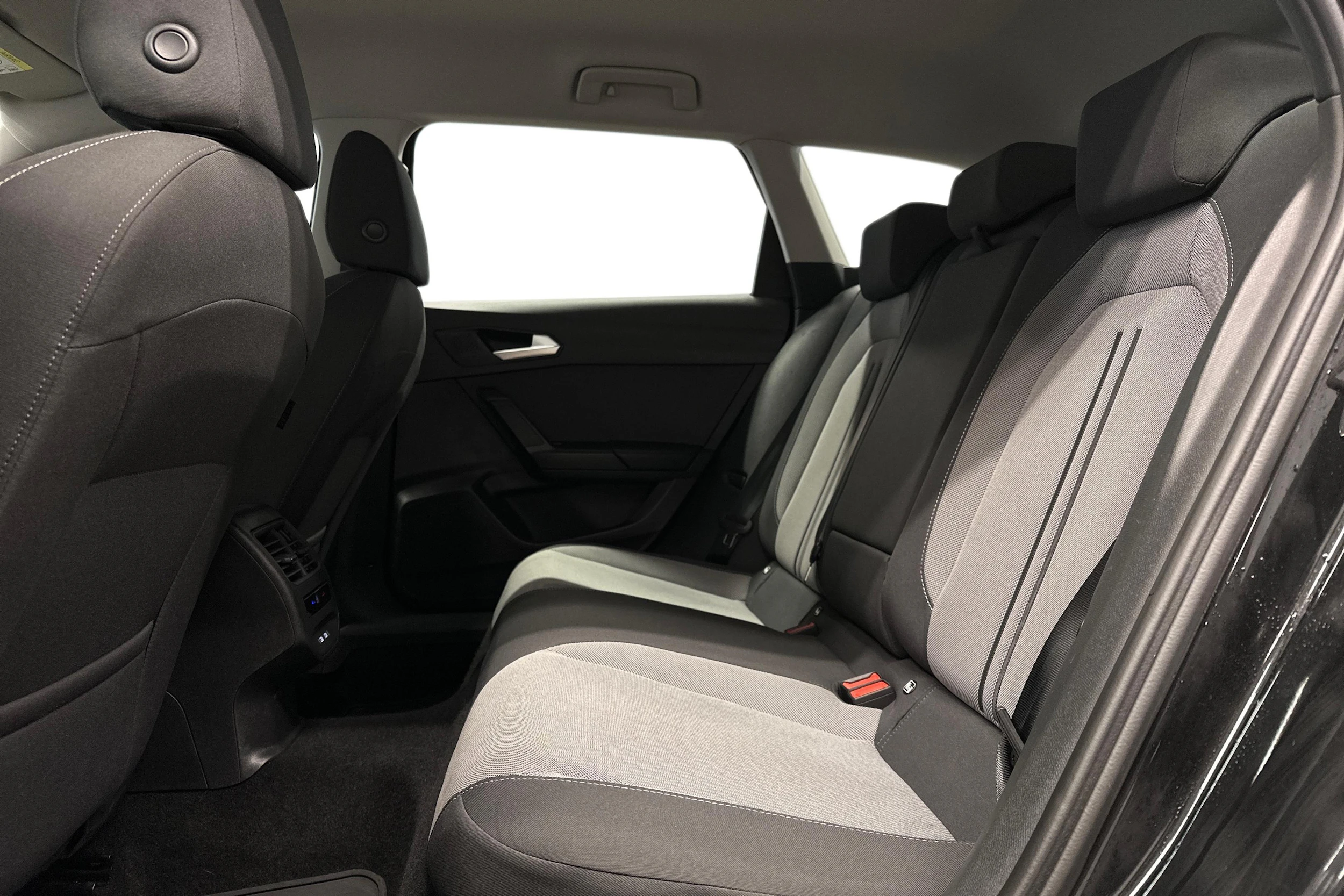 musta SEAT Leon Sportstourer 2025 kuva 11.