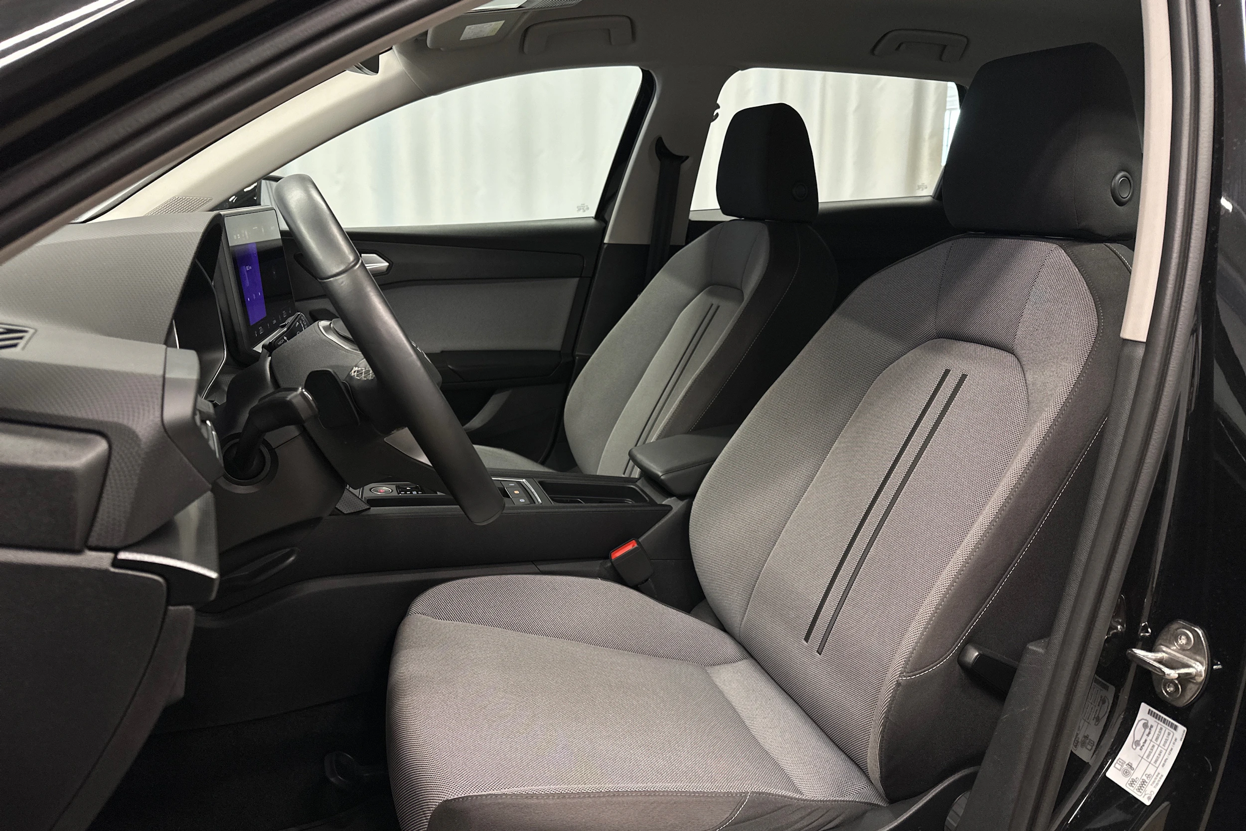 musta SEAT Leon Sportstourer 2025 kuva 17.