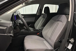 musta SEAT Leon Sportstourer 2025 kuva 17.