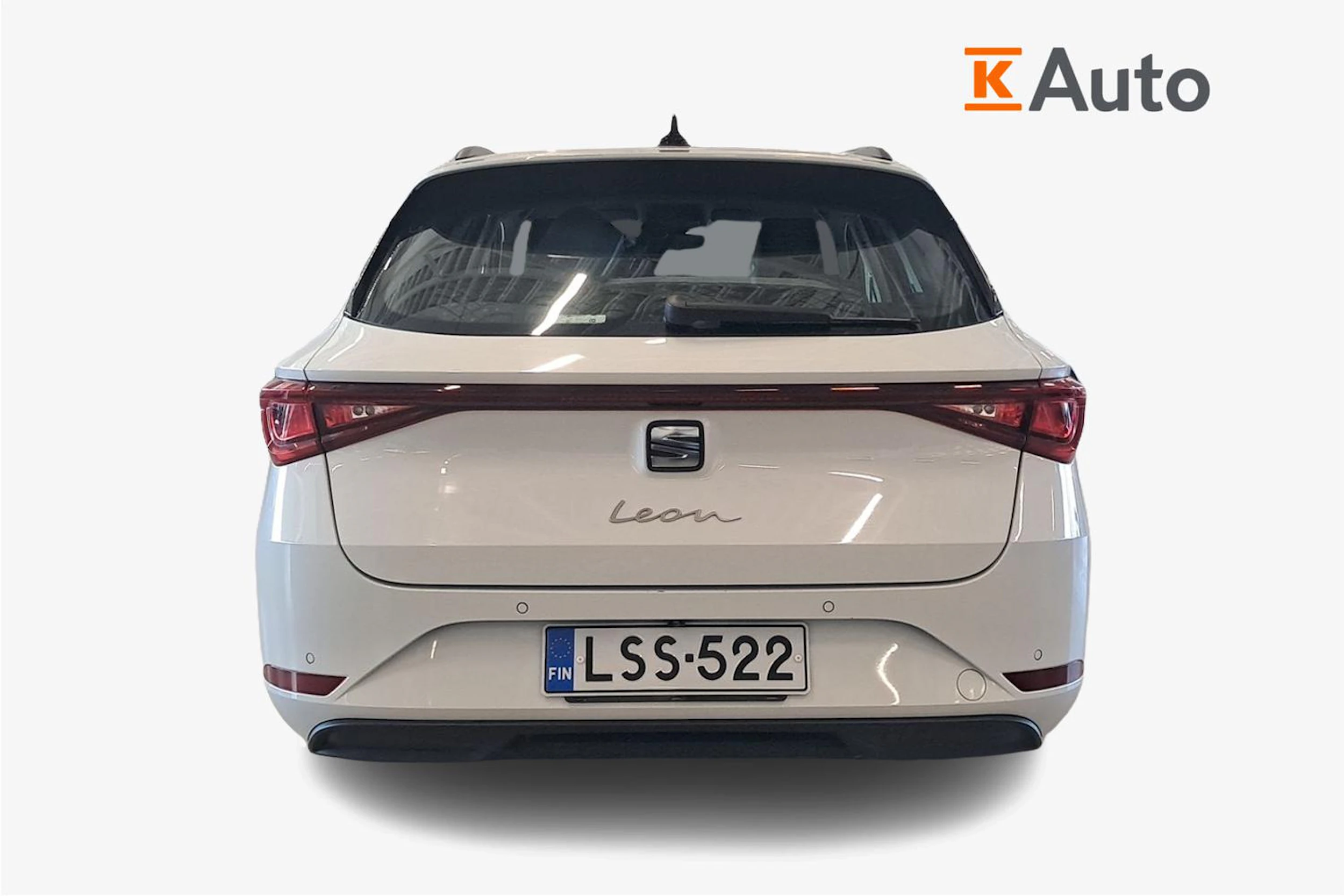 valkoinen SEAT Leon Sportstourer 2025 kuva 4.