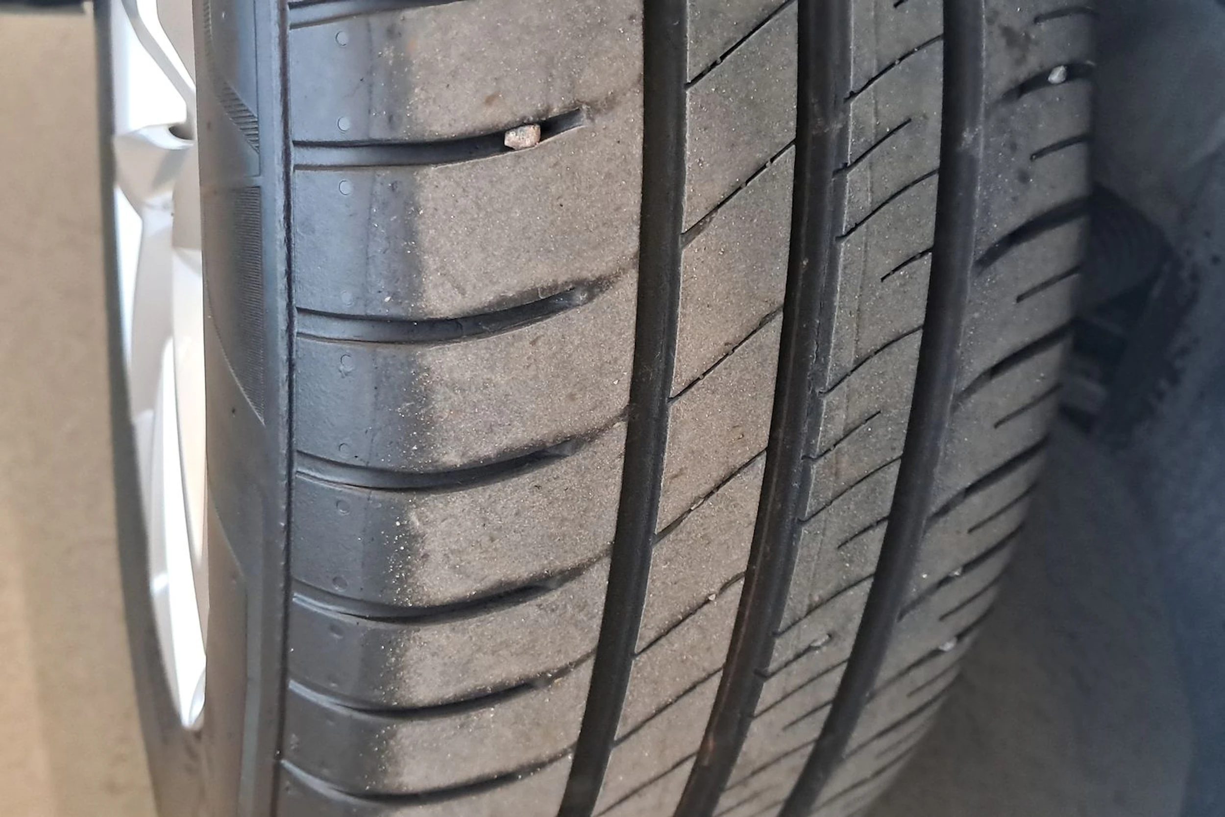 valkoinen SEAT Leon Sportstourer 2025 kuva 13.