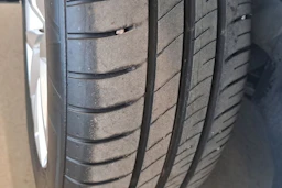 valkoinen SEAT Leon Sportstourer 2025 kuva 13.