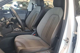 valkoinen SEAT Leon Sportstourer 2025 kuva 15.