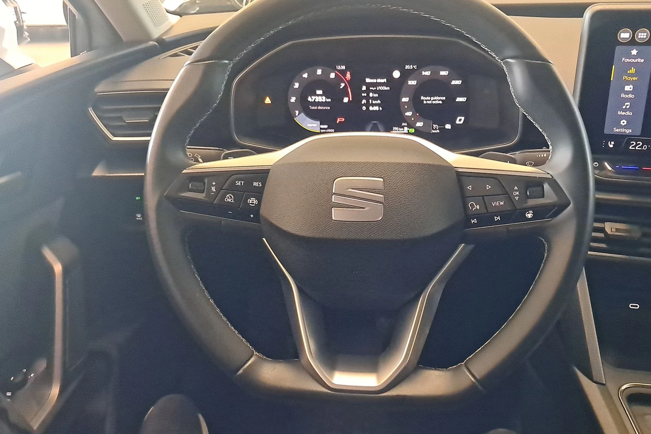 valkoinen SEAT Leon Sportstourer 2025 kuva 16.