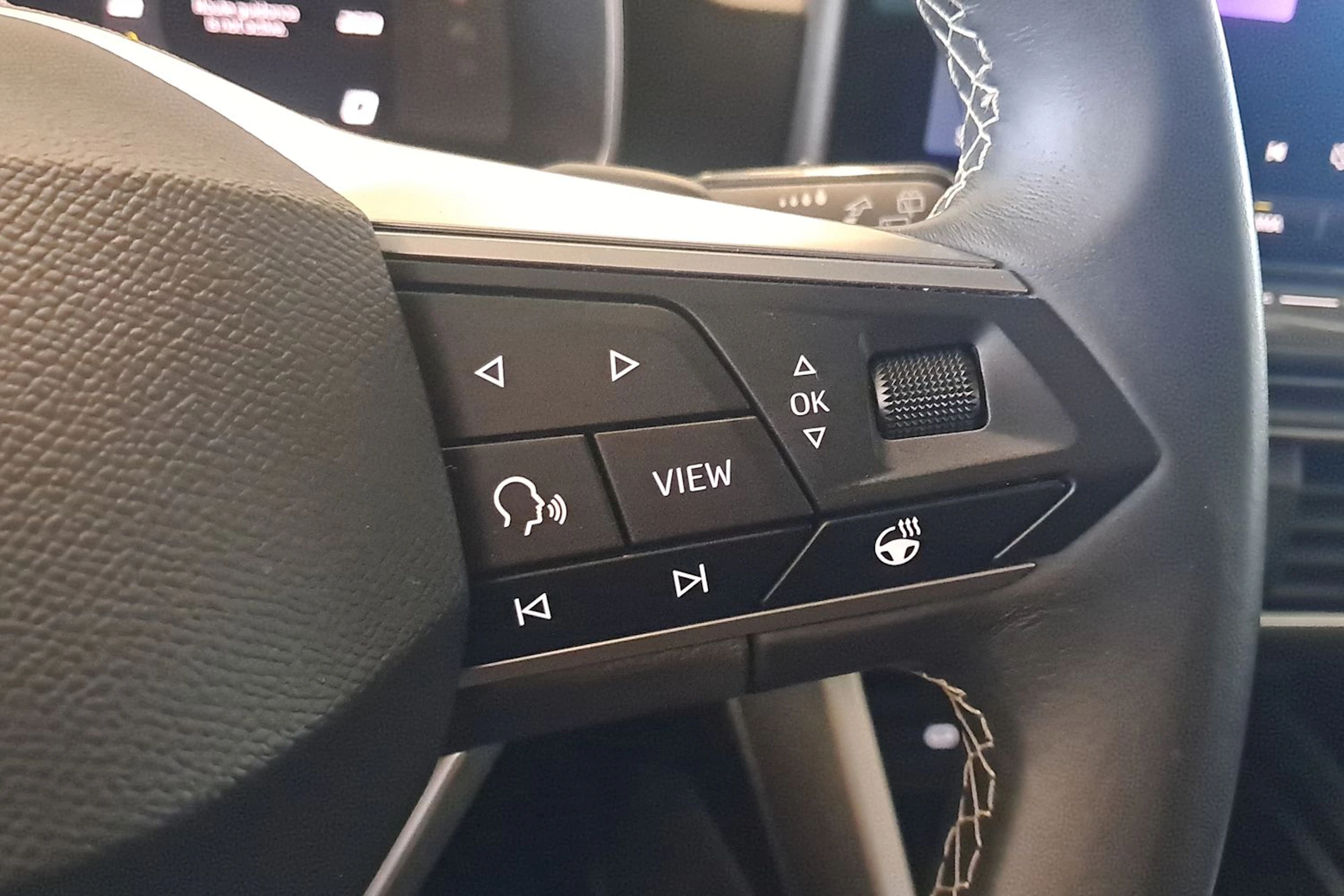 valkoinen SEAT Leon Sportstourer 2025 kuva 17.