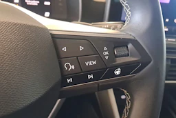 valkoinen SEAT Leon Sportstourer 2025 kuva 17.