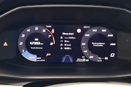 valkoinen SEAT Leon Sportstourer 2025 kuva 19.