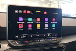 valkoinen SEAT Leon Sportstourer 2025 kuva 23.