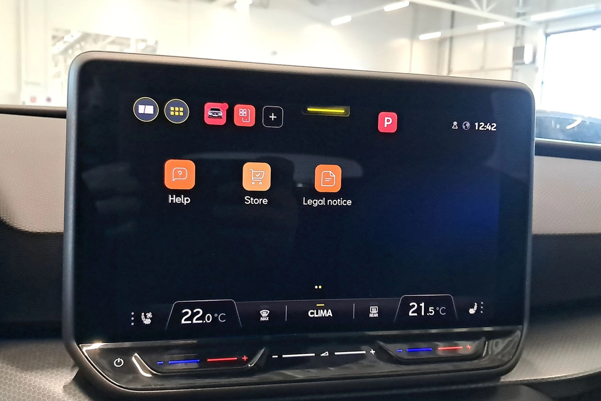 valkoinen SEAT Leon Sportstourer 2025 kuva 24.