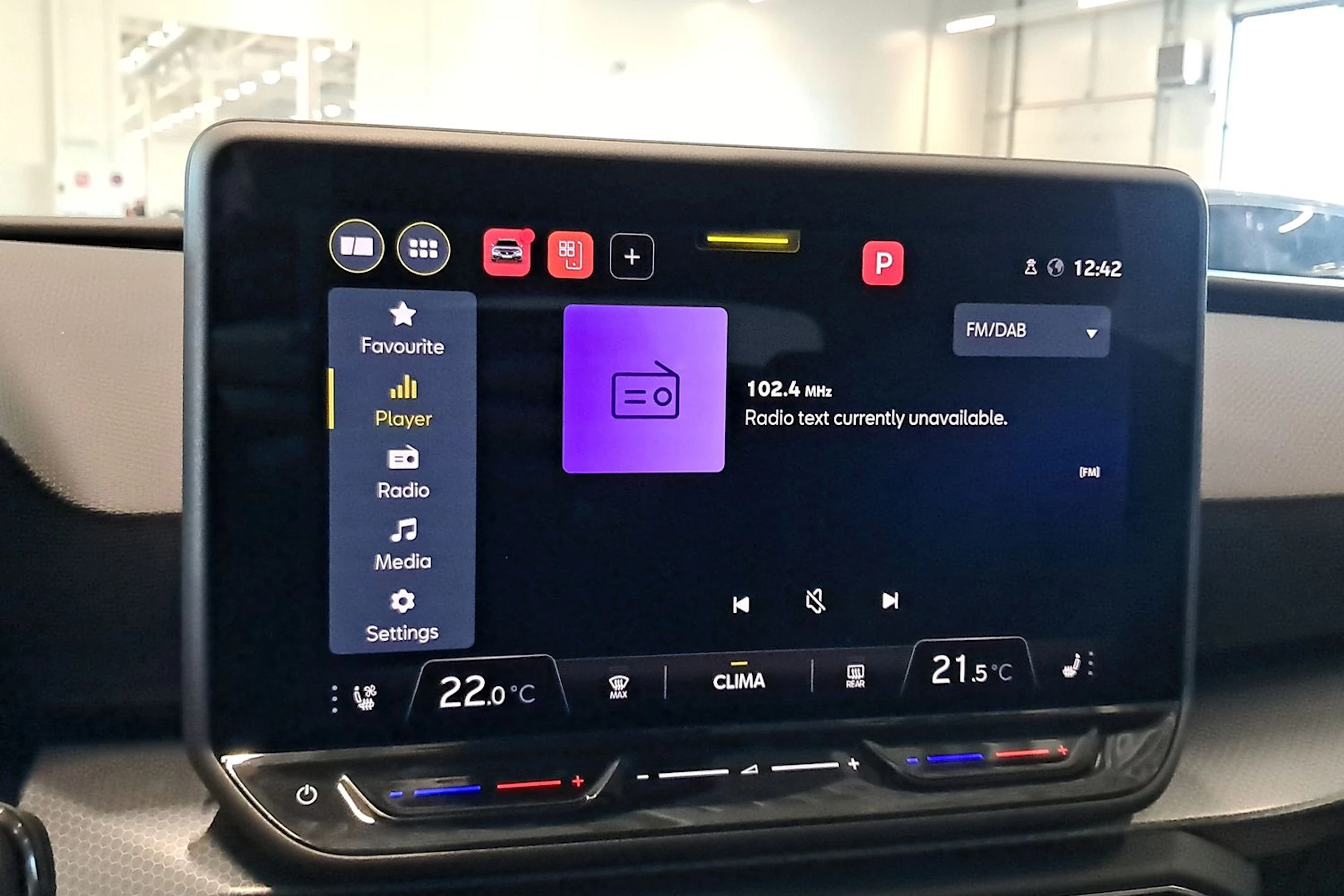 valkoinen SEAT Leon Sportstourer 2025 kuva 25.