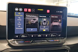 valkoinen SEAT Leon Sportstourer 2025 kuva 27.