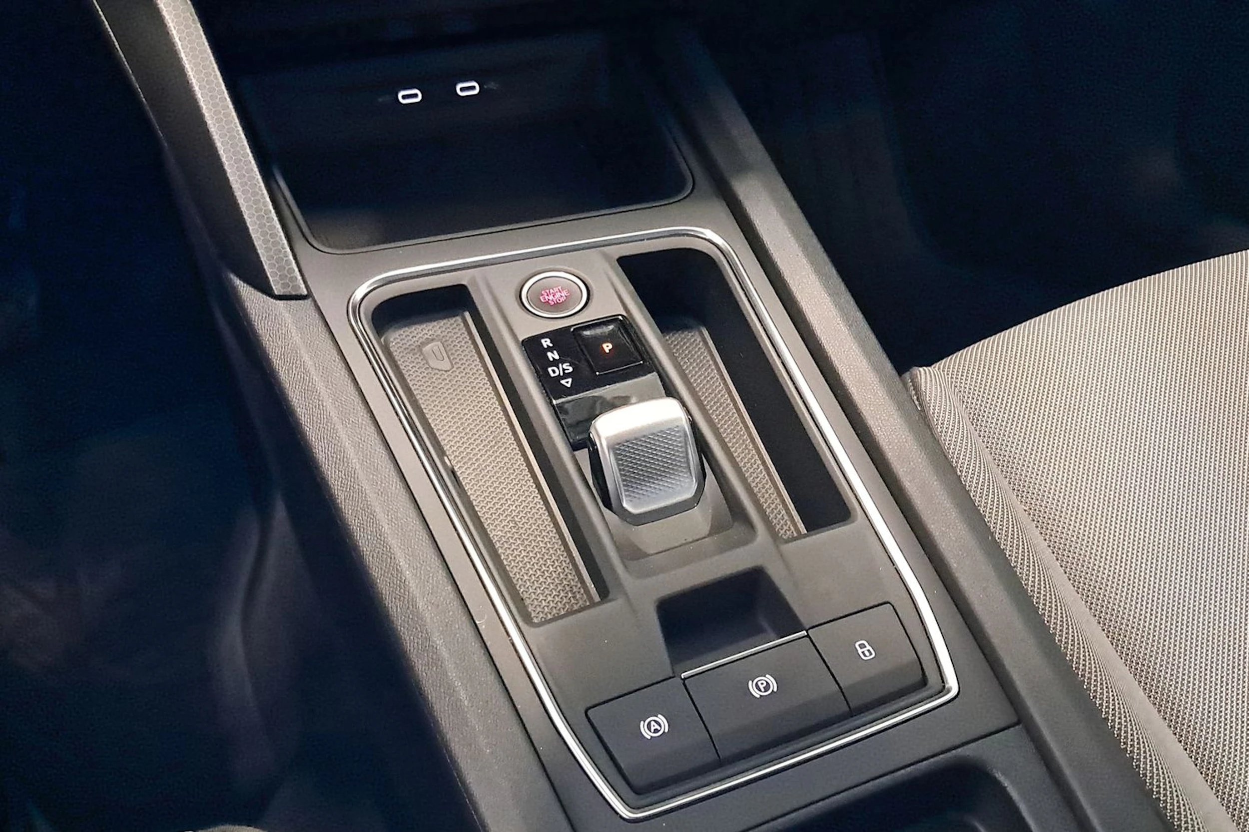 valkoinen SEAT Leon Sportstourer 2025 kuva 31.