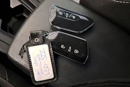 valkoinen SEAT Leon Sportstourer 2025 kuva 32.