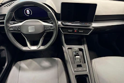 valkoinen SEAT Leon Sportstourer 2025 kuva 7.