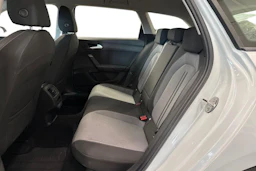 valkoinen SEAT Leon Sportstourer 2025 kuva 8.