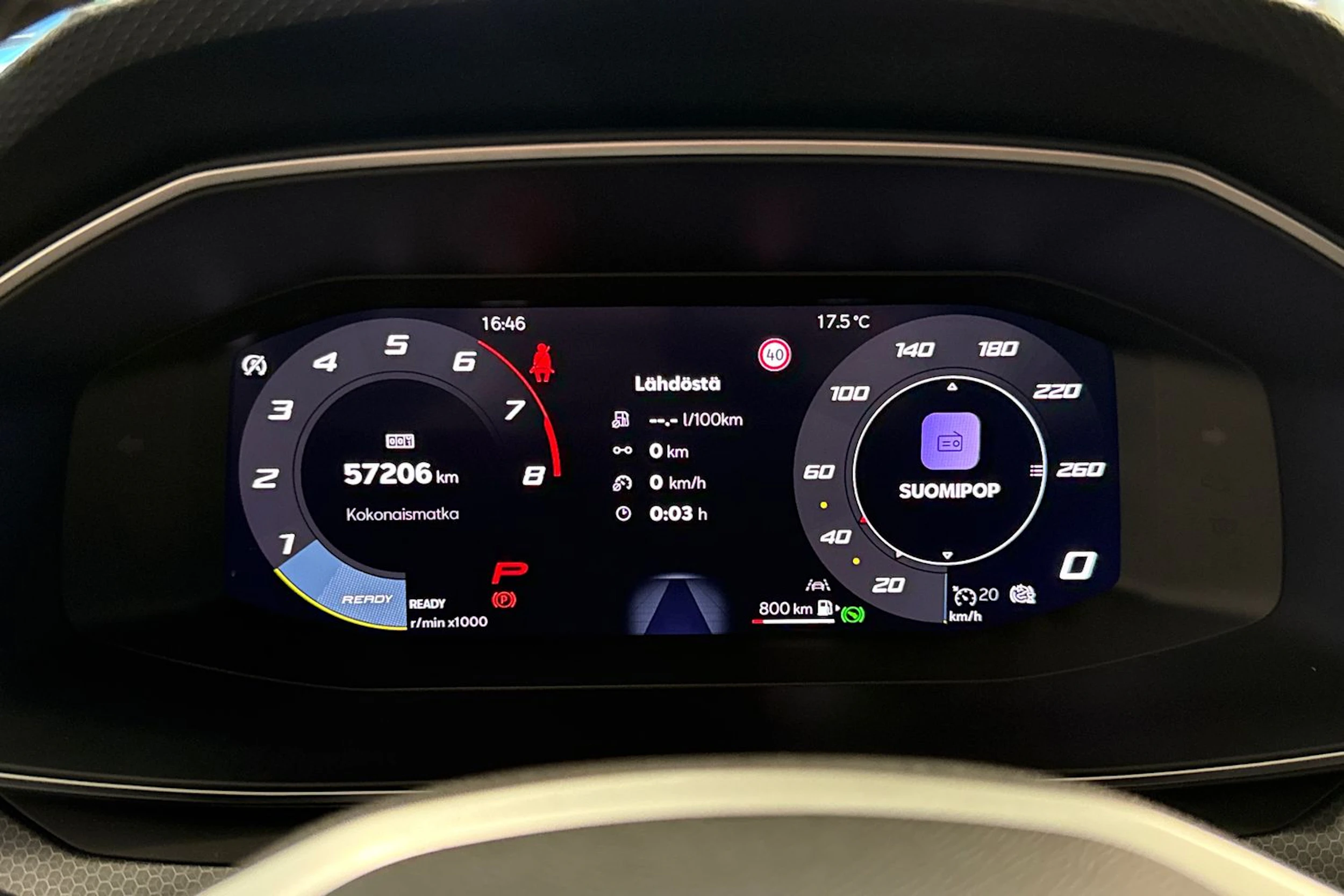 valkoinen SEAT Leon Sportstourer 2025 kuva 12.