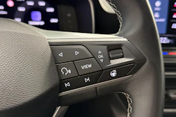 valkoinen SEAT Leon Sportstourer 2025 kuva 15.