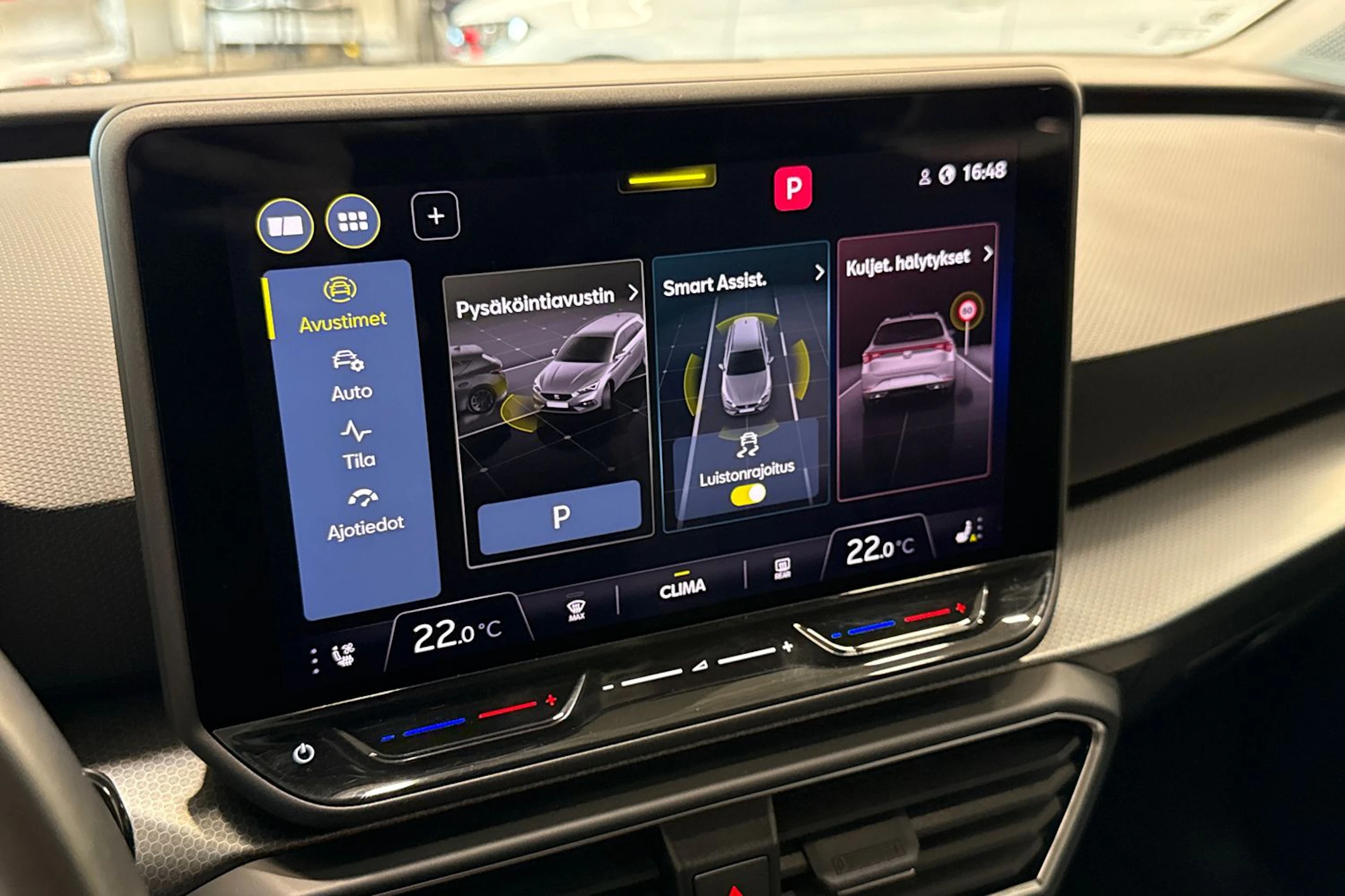 valkoinen SEAT Leon Sportstourer 2025 kuva 17.