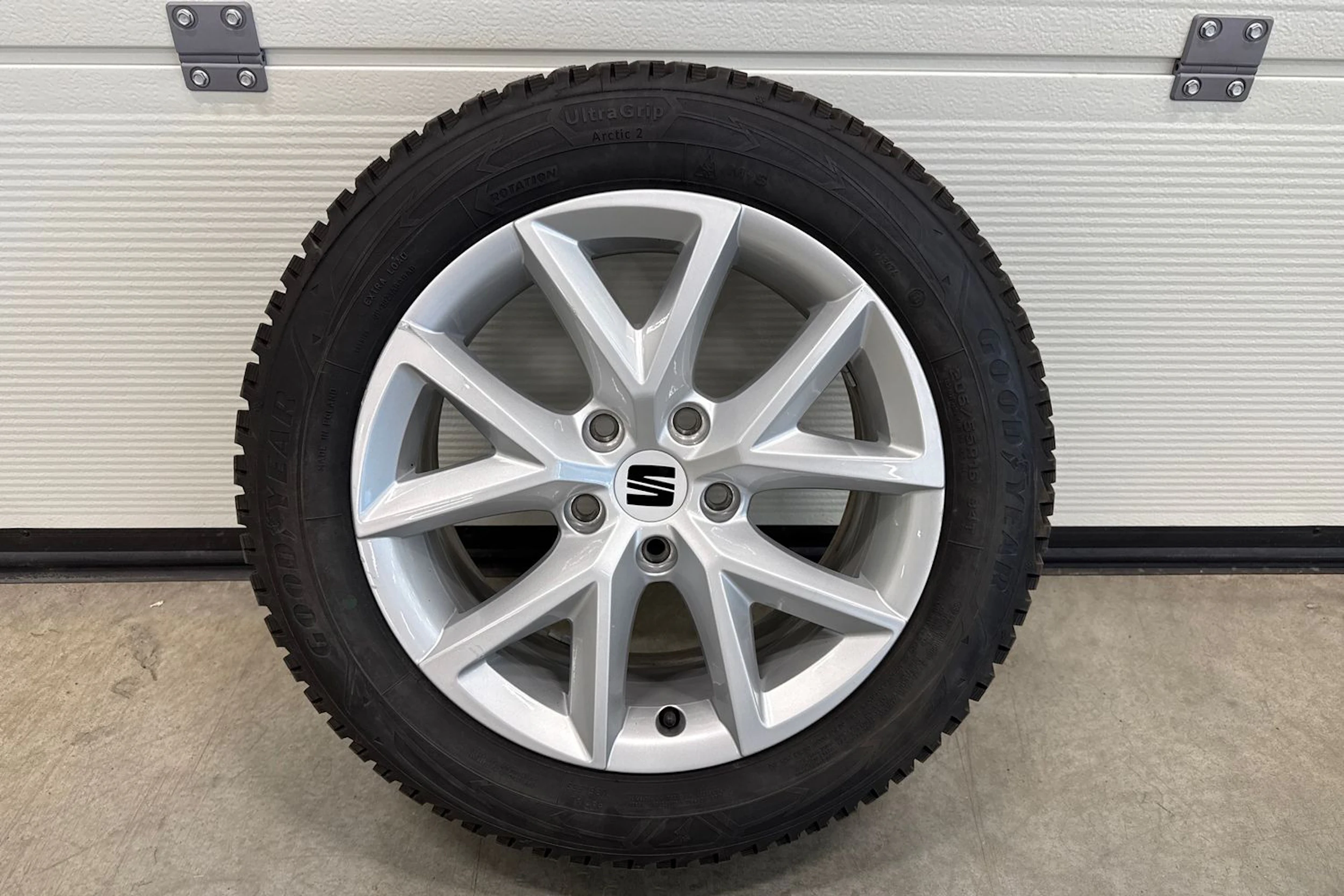 valkoinen SEAT Leon Sportstourer 2025 kuva 21.