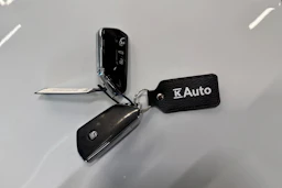 valkoinen SEAT Leon Sportstourer 2025 kuva 23.