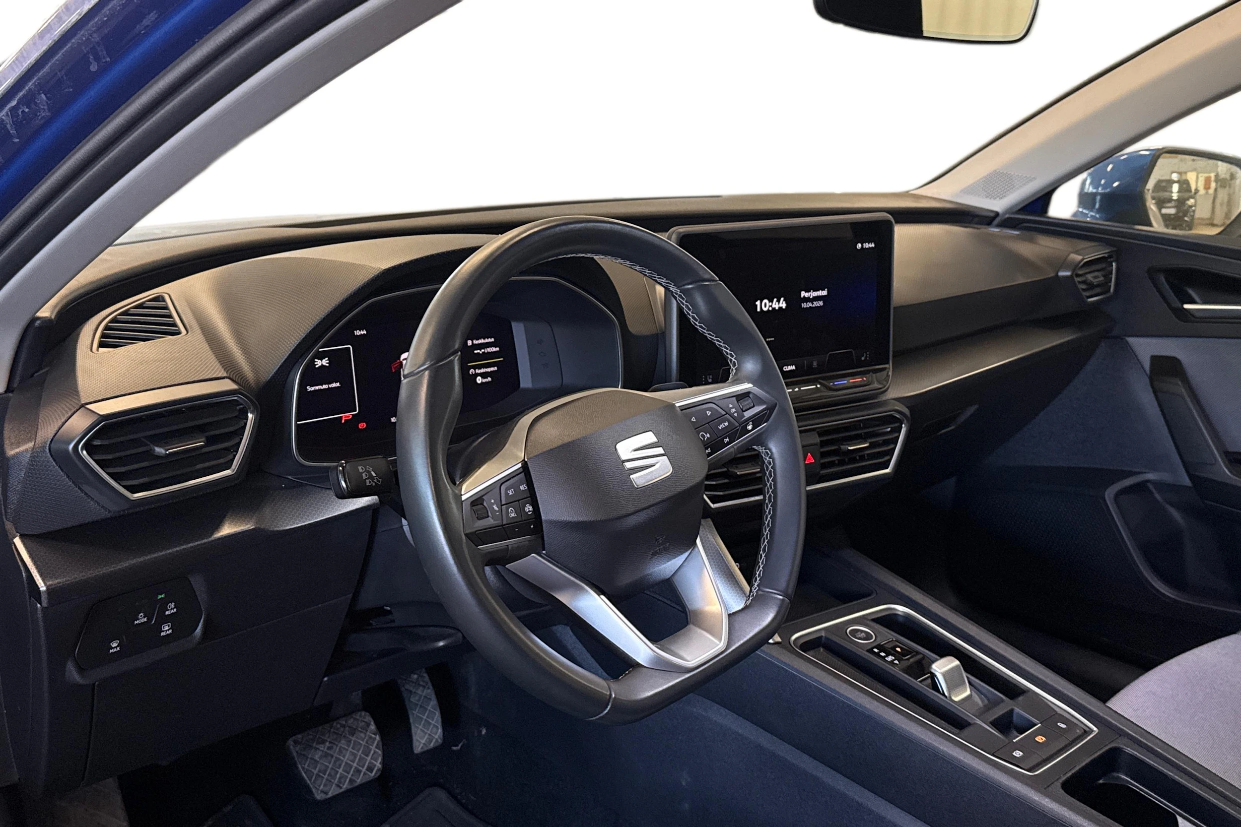 sininen SEAT Leon Sportstourer 2025 kuva 3.