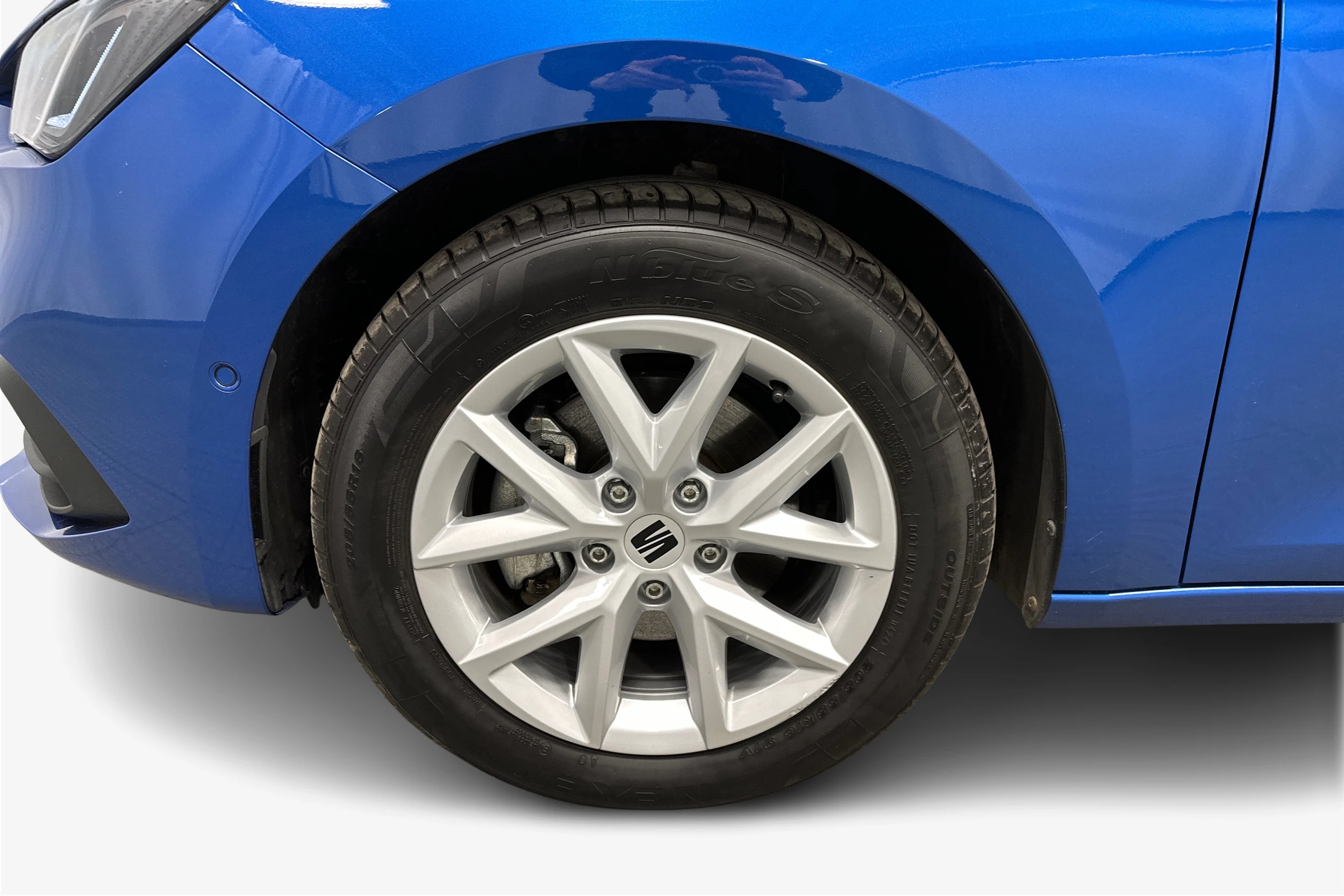 sininen SEAT Leon Sportstourer 2025 kuva 12.