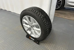 sininen SEAT Leon Sportstourer 2025 kuva 13.