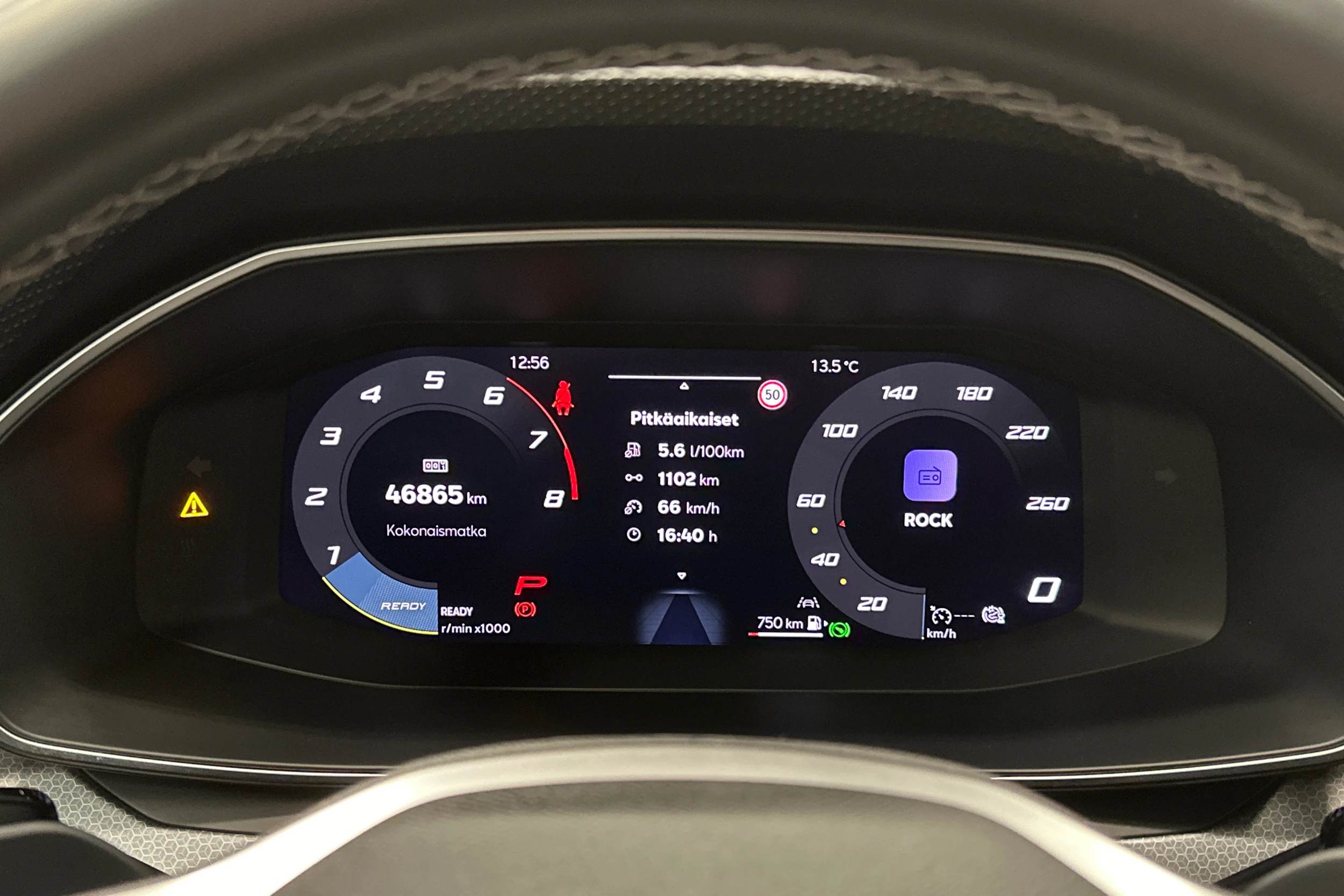 sininen SEAT Leon Sportstourer 2025 kuva 17.