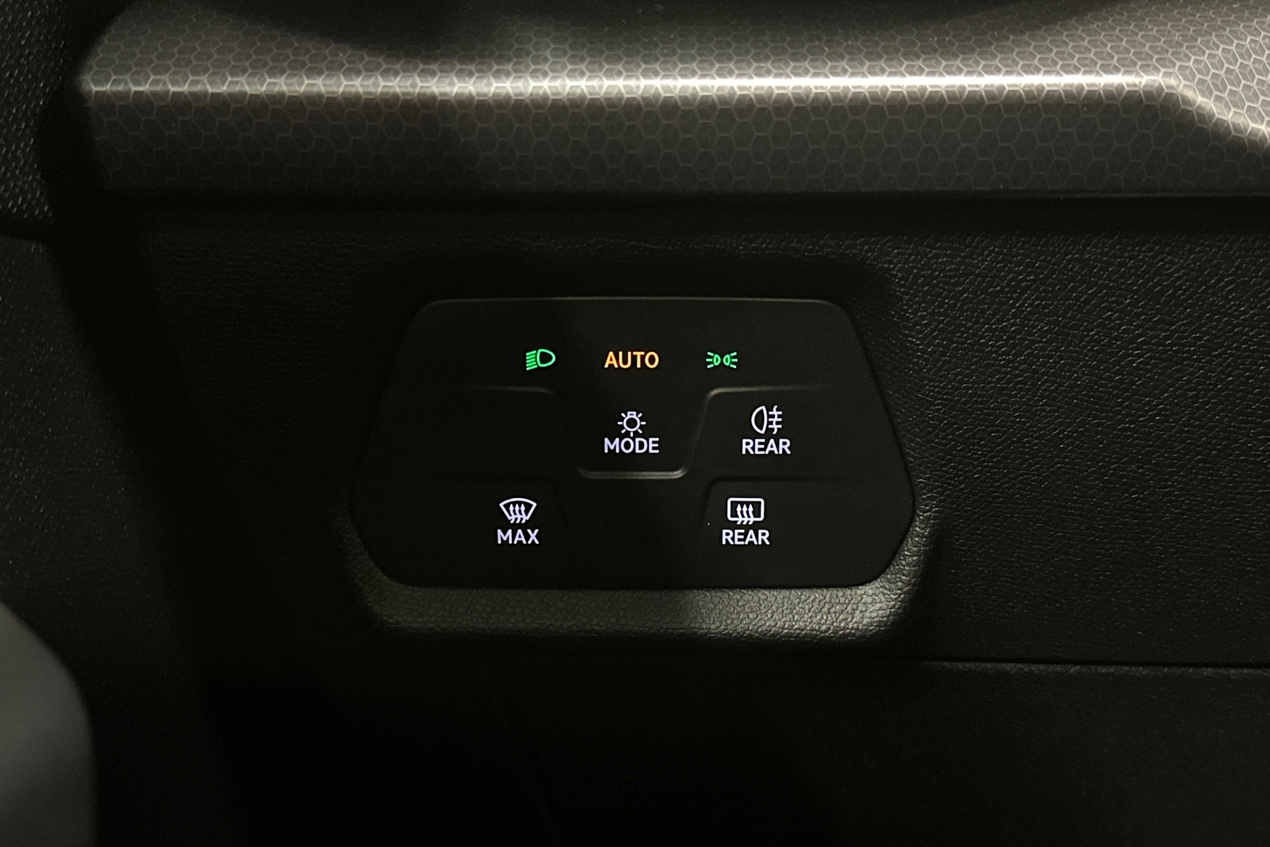 sininen SEAT Leon Sportstourer 2025 kuva 18.