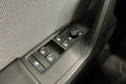 sininen SEAT Leon Sportstourer 2025 kuva 19.