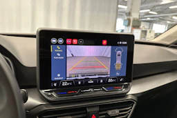 sininen SEAT Leon Sportstourer 2025 kuva 20.
