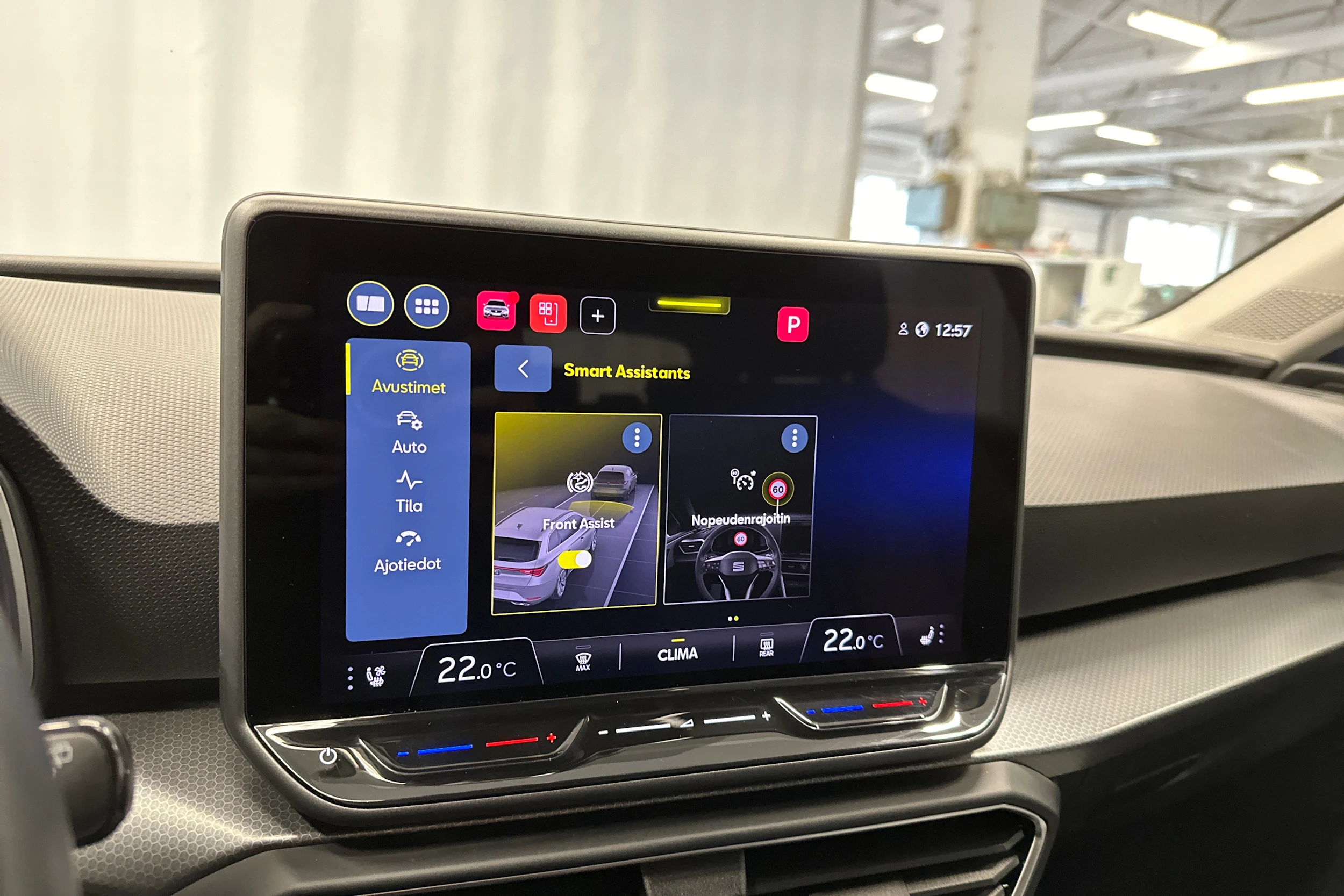 sininen SEAT Leon Sportstourer 2025 kuva 24.
