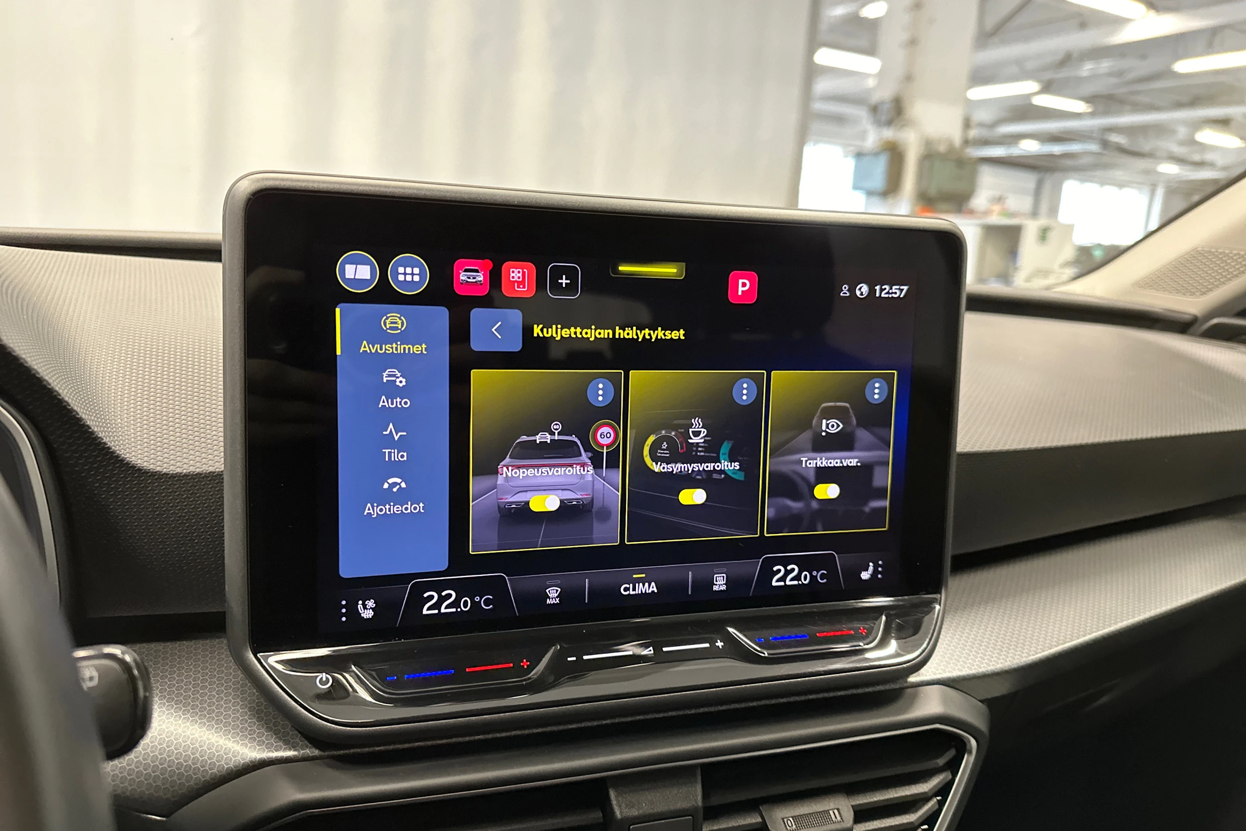 sininen SEAT Leon Sportstourer 2025 kuva 25.