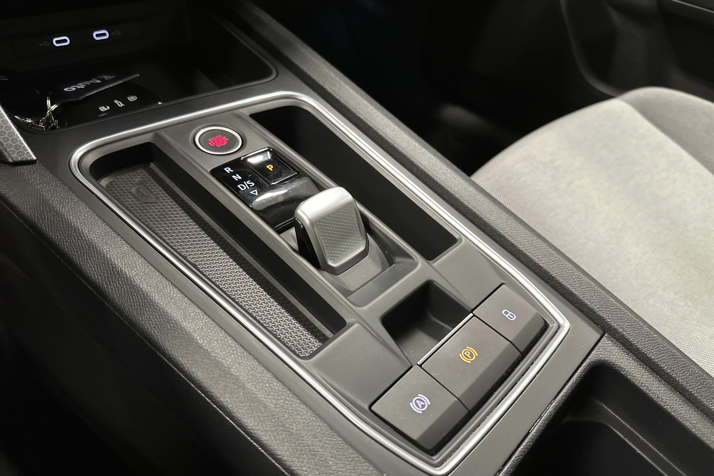 sininen SEAT Leon Sportstourer 2025 kuva 26.