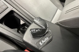 sininen SEAT Leon Sportstourer 2025 kuva 29.