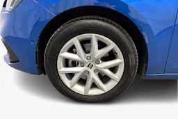 sininen SEAT Leon Sportstourer 2025 kuva 12.
