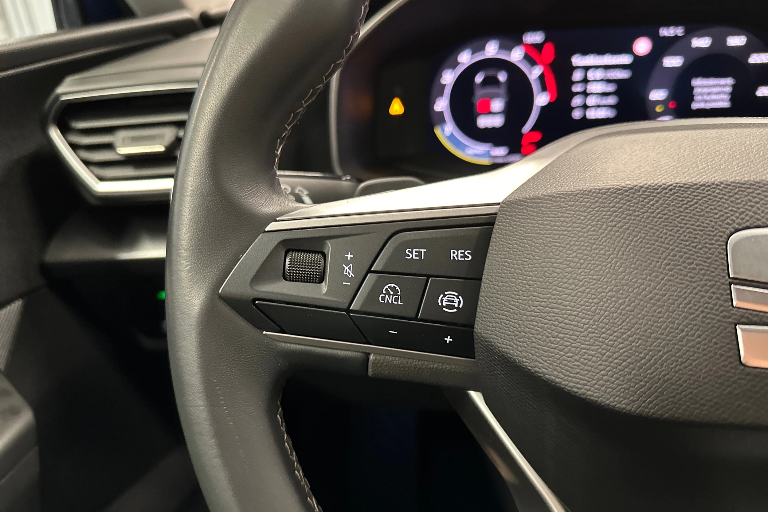 sininen SEAT Leon Sportstourer 2025 kuva 15.