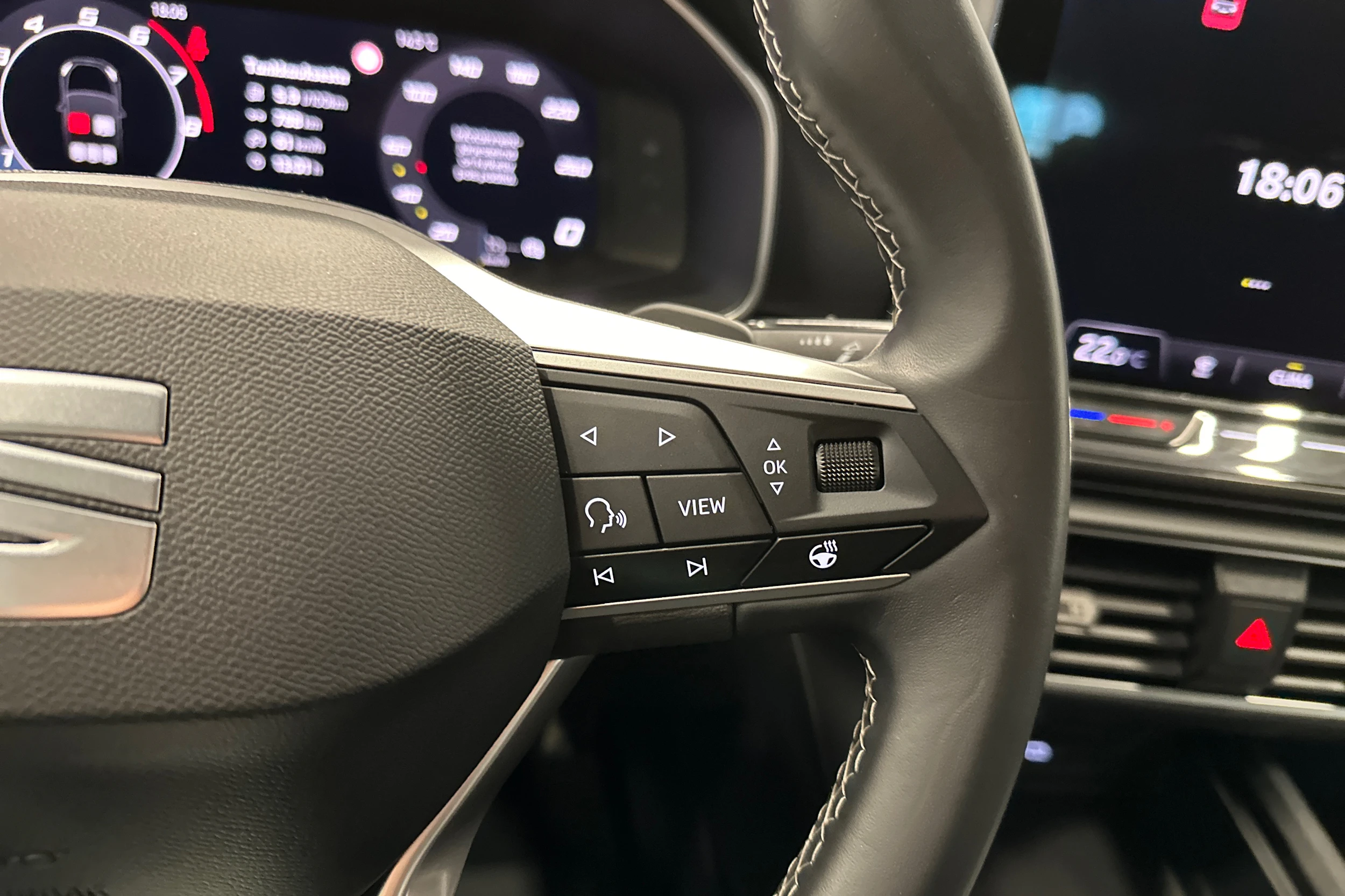 sininen SEAT Leon Sportstourer 2025 kuva 16.