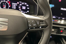 sininen SEAT Leon Sportstourer 2025 kuva 16.