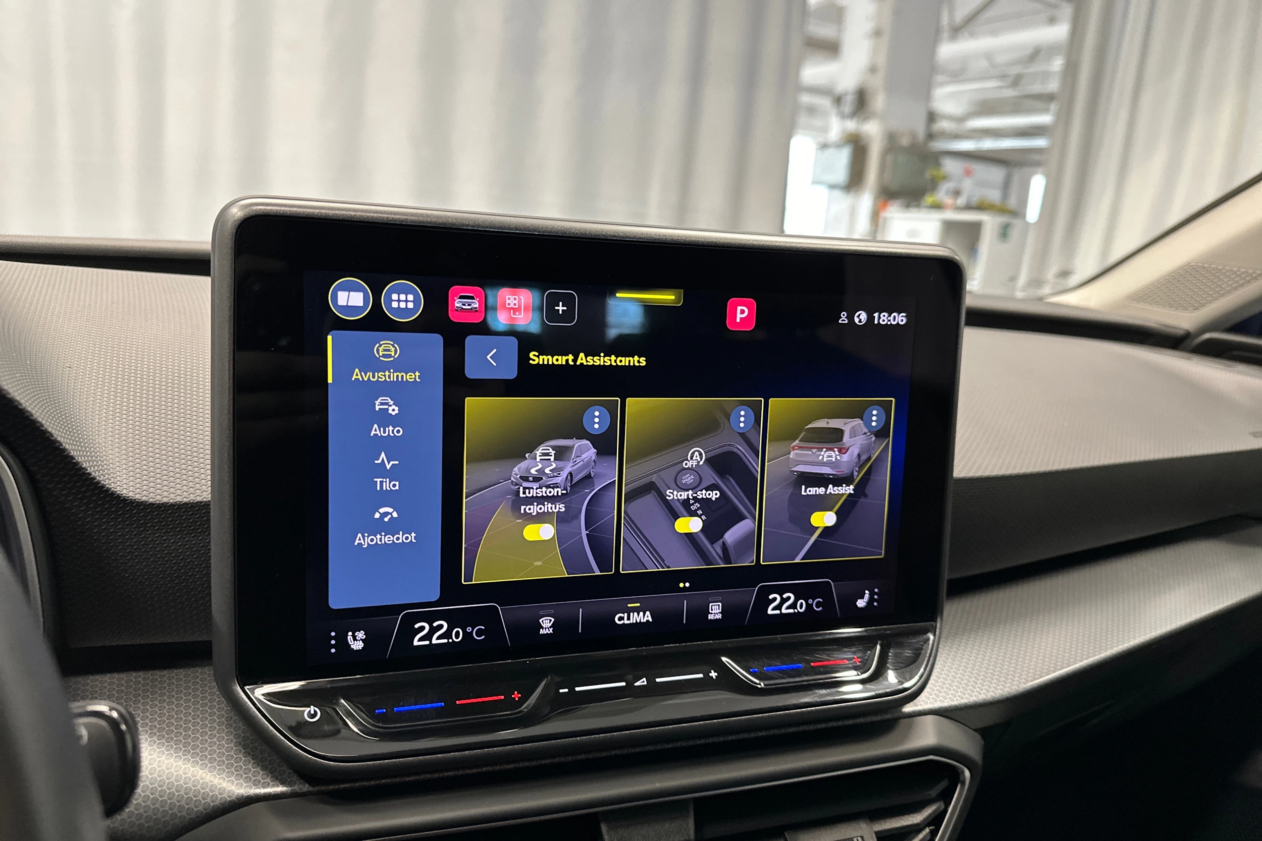 sininen SEAT Leon Sportstourer 2025 kuva 22.