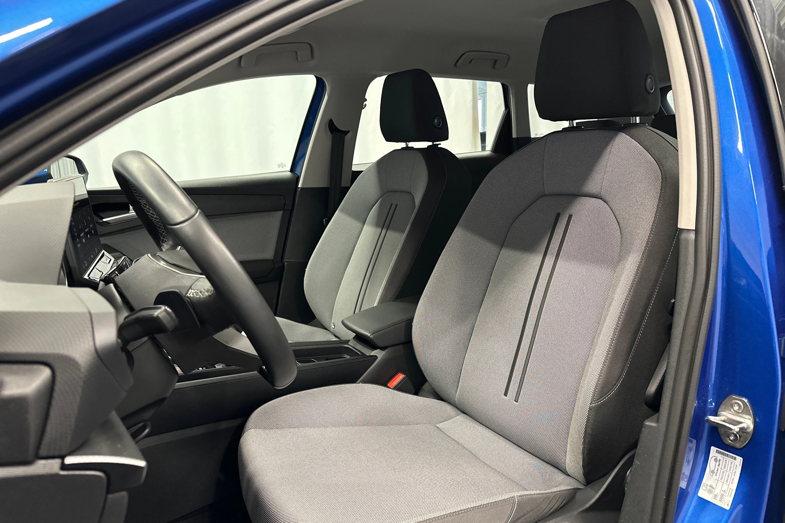 sininen SEAT Leon Sportstourer 2025 kuva 26.